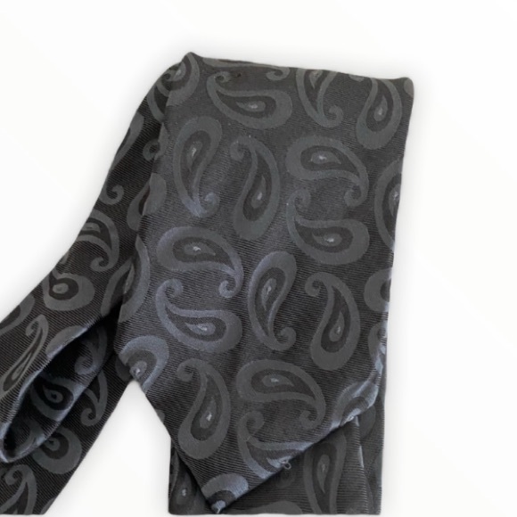 Perry Ellis Portfolio Other - Perry Ellis Portfolio Silk Tie Paisley Black Gray